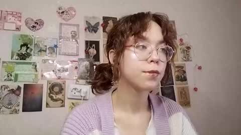 Snapshot of shy_kiss_twinkle_bloop chatting on 29, 9, 2025 Milena online show from 29, 9, 2025
