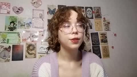 Snapshot of shy_kiss_twinkle_bloop chatting on 1, 10, 2025 Milena online show from 1, 10, 2025