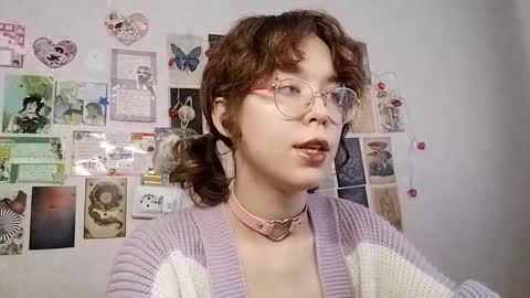Snapshot of shy_kiss_twinkle_bloop chatting on 3, 10, 2025 Milena online show from 3, 10, 2025