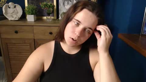 Snapshot of shy_lil chatting on 11, 9, 2025 shy_lil online show from 11, 9, 2025