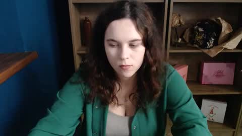 Snapshot of shy_lil chatting on 13, 10, 2025 shy_lil online show from 13, 10, 2025