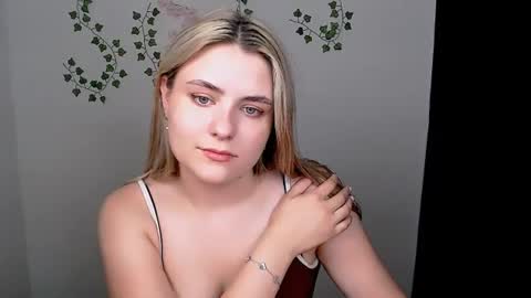 Snapshot of shy_sabrina_ chatting on 13, 7, 2026 shy_sabrina_ online show from 13, 7, 2026