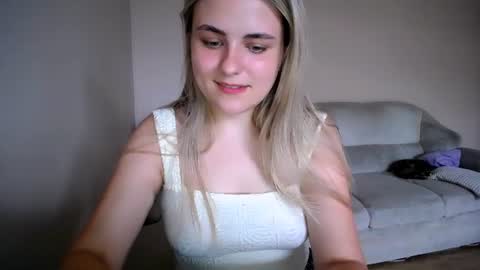 Snapshot of shy_sabrina_ chatting on 21, 7, 2026 shy_sabrina_ online show from 21, 7, 2026