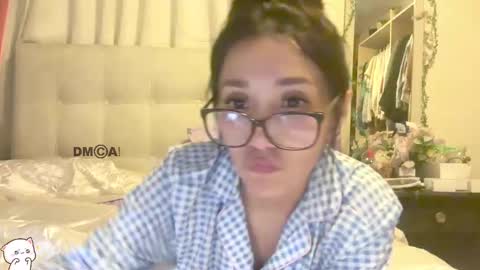 Snapshot of shyangie24 chatting on 30, 9, 2025 Angeline 3 independent come here when am horny... online show from 30, 9, 2025