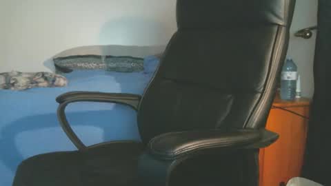 shyboyhugecum2020 online show from 31, 3, 2026