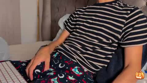 shydude666 online show from 2, 11, 2025