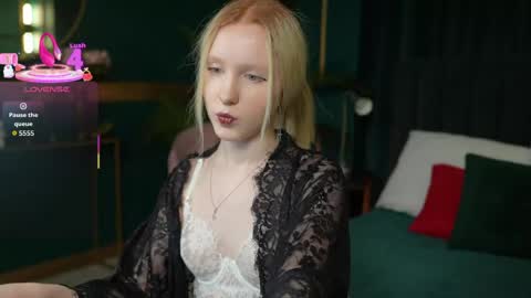 Snapshot of sia_hart chatting on 20, 4, 2026 Sia online show from 20, 4, 2026