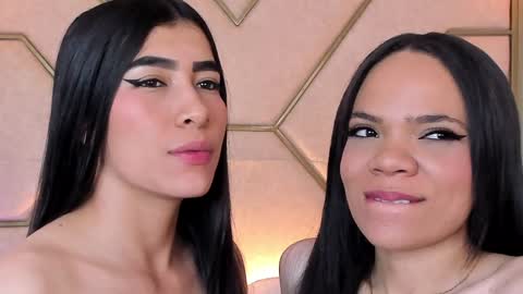 Siara and Zoe tattoo online show from 12, 12, 2024