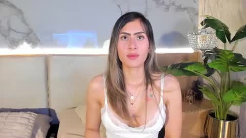 Snapshot of sienna_belluccii chatting on 2, 8, 2026 sienna belluccii online show from 2, 8, 2026