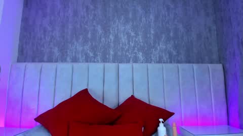 Snapshot of sienna_lorengb chatting on 1, 2, 2025 Camila Vargas online show from 1, 2, 2025