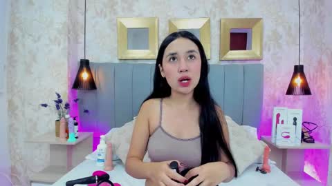 Snapshot of sienna_lorengb chatting on 12, 2, 2025 Camila Vargas online show from 12, 2, 2025