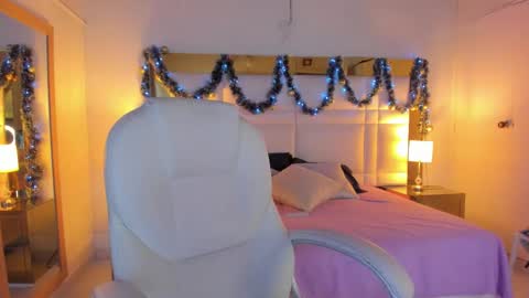 Sienna  online show from 20, 12, 2025