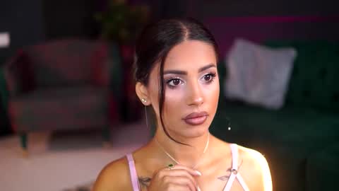 Sienna online show from 15, 9, 2025