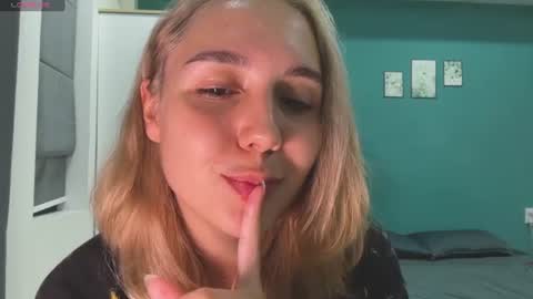 Snapshot of silicia_lu chatting on 25, 6, 2026 You fav Miss Si online show from 25, 6, 2026