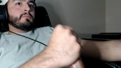Snapshot of silva1018 chatting on 25, 10, 2025 Alvaro online show from 25, 10, 2025