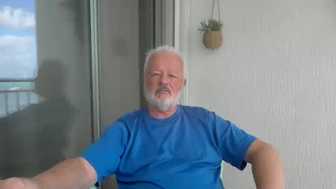 Snapshot of silverdaddy_1955 chatting on 9, 4, 2026 Daddy Bear online show from 9, 4, 2026