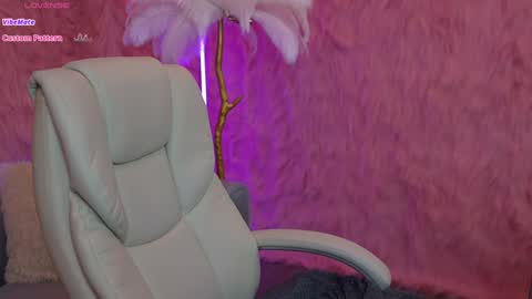 Snapshot of silverrmoon chatting on 19, 1, 2025 Kristina Kris online show from 19, 1, 2025