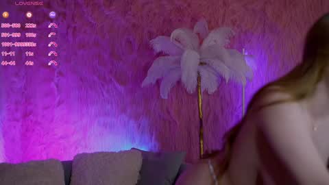 Snapshot of silverrmoon chatting on 28, 1, 2025 Kristina Kris online show from 28, 1, 2025