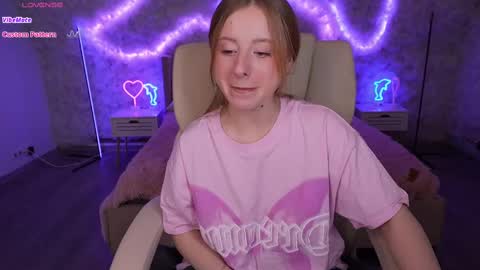 Snapshot of silverrmoon chatting on 1, 3, 2025 Kristina Kris online show from 1, 3, 2025