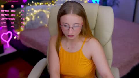 Snapshot of silverrmoon chatting on 3, 11, 2025 Kristina Kris online show from 3, 11, 2025