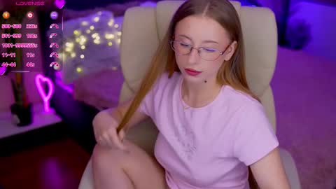 Snapshot of silverrmoon chatting on 23, 11, 2025 Kristina Kris online show from 23, 11, 2025