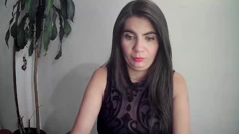 Snapshot of silviecollins chatting on 14, 12, 2024 Silvie online show from 14, 12, 2024