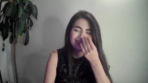 Snapshot of silviecollins chatting on 7, 1, 2025 Silvie online show from 7, 1, 2025