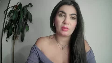 Snapshot of silviecollins chatting on 28, 1, 2025 Silvie online show from 28, 1, 2025