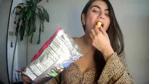 Snapshot of silviecollins chatting on 5, 3, 2025 Silvie online show from 5, 3, 2025