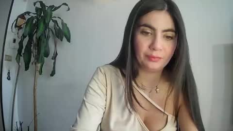 Snapshot of silviecollins chatting on 10, 3, 2025 Silvie online show from 10, 3, 2025