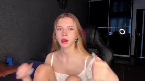 simikiss online show from 19, 5, 2026