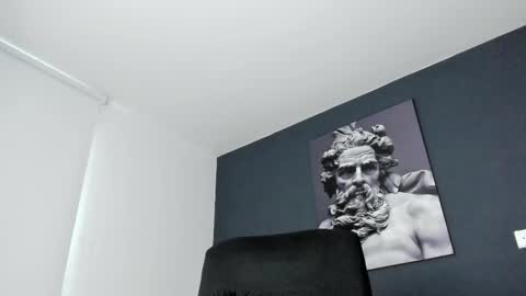 simon_leon01 online show from 13, 2, 2025