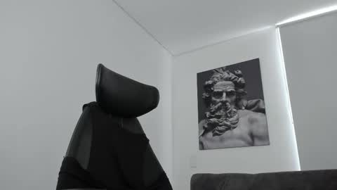 simon_leon01 online show from 3, 10, 2025