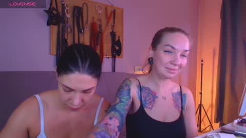 Snapshot of simona_moonshine chatting on 4, 3, 2026 simona_moonshine online show from 4, 3, 2026