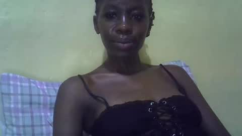 Snapshot of simplyloy33 chatting on 15, 4, 2026 simplyloy33 online show from 15, 4, 2026