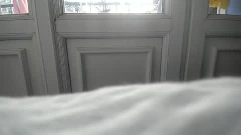 Sofi wed. - sat. 11am - 11 pm and Santi with Sofi sun.. - tue. 11 am - 5 pm  europe online show from 11, 12, 2024