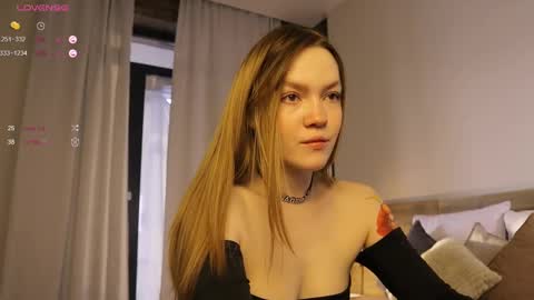 Snapshot of sinfulsmile_ chatting on 4, 3, 2025 Ivy online show from 4, 3, 2025