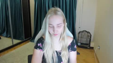 Snapshot of singlemother5619 chatting on 4, 2, 2025 nika online show from 4, 2, 2025