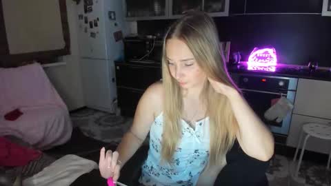 Snapshot of singlemother5619 chatting on 3, 10, 2025 nika online show from 3, 10, 2025