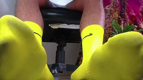 Snapshot of sir_kev66 chatting on 21, 12, 2024 only foot worshipers here online show from 21, 12, 2024