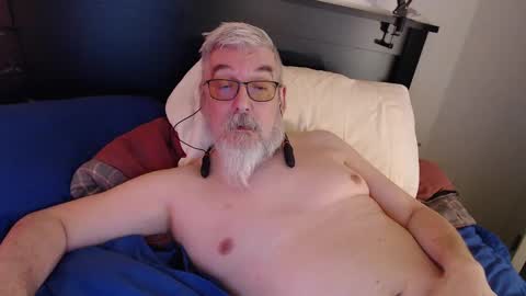 Snapshot of sirbeercan chatting on 19, 12, 2024 sir beer can the friendly hermit online show from 19, 12, 2024