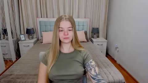 Snapshot of sirenabloom chatting on 12, 2, 2026 SirenaBloom online show from 12, 2, 2026