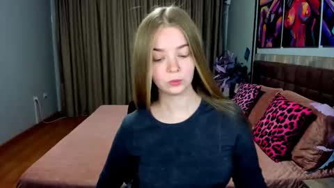 Snapshot of sirenabloom chatting on 1, 5, 2026 SirenaBloom online show from 1, 5, 2026