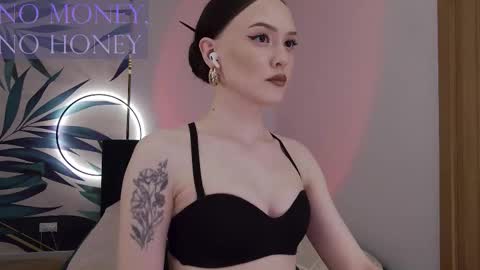 Goddess Sirena online show from 5, 3, 2026