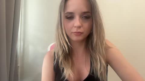 Sisi Bunny online show from 22, 6, 2026