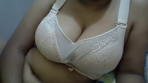Snapshot of sisibrown97 chatting on 8, 3, 2025 brown online show from 8, 3, 2025