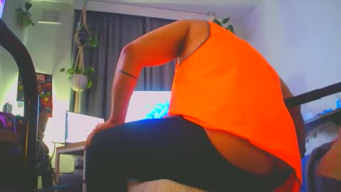 RESPONDS WELL TO ... online show from 20, 11, 2025