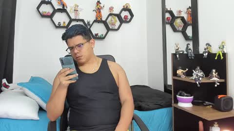 Snapshot of siul_bigcock chatting on 4, 2, 2025 Siul Thompson online show from 4, 2, 2025