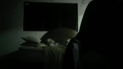 Snapshot of skanky_little_dolls chatting on 19, 11, 2025 skanky_little_dolls online show from 19, 11, 2025