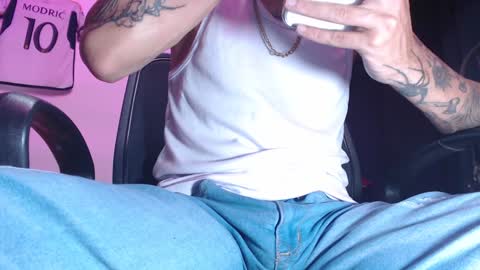 Snapshot of skateboy444 chatting on 26, 1, 2025 king online show from 26, 1, 2025